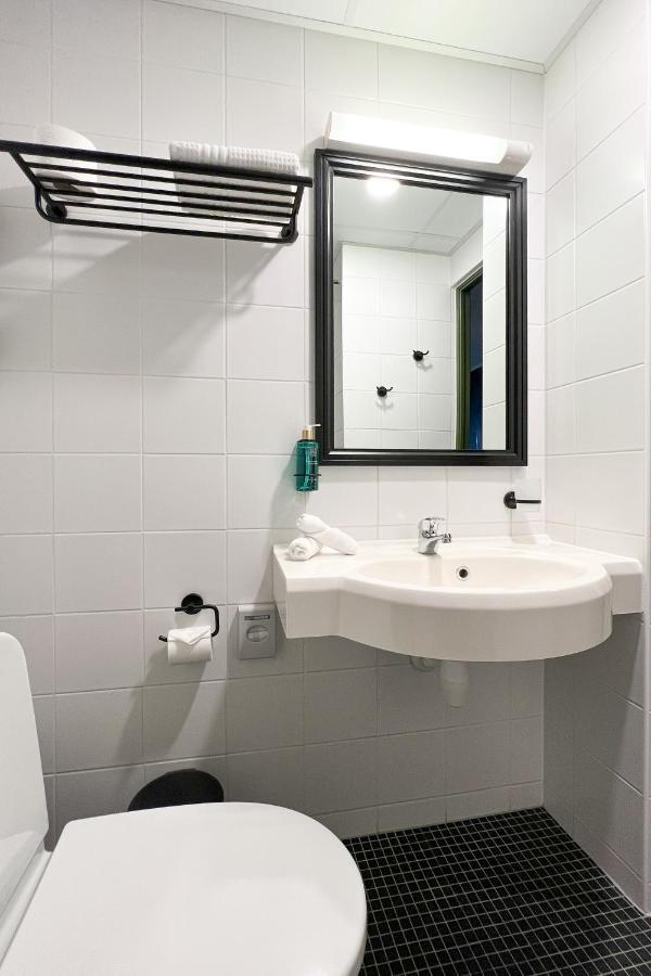 Ugandi Hotel Отепяе Екстер'єр фото