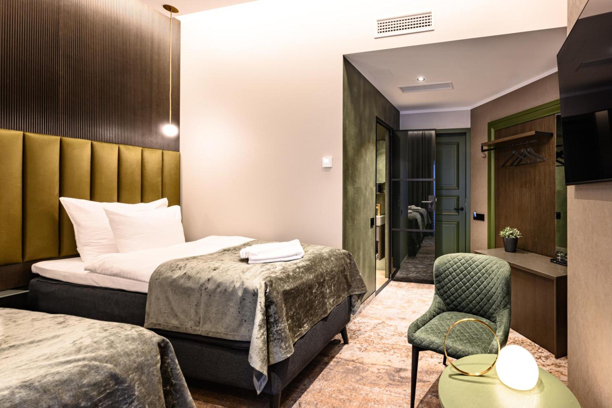 Ugandi Hotel Отепяе Екстер'єр фото