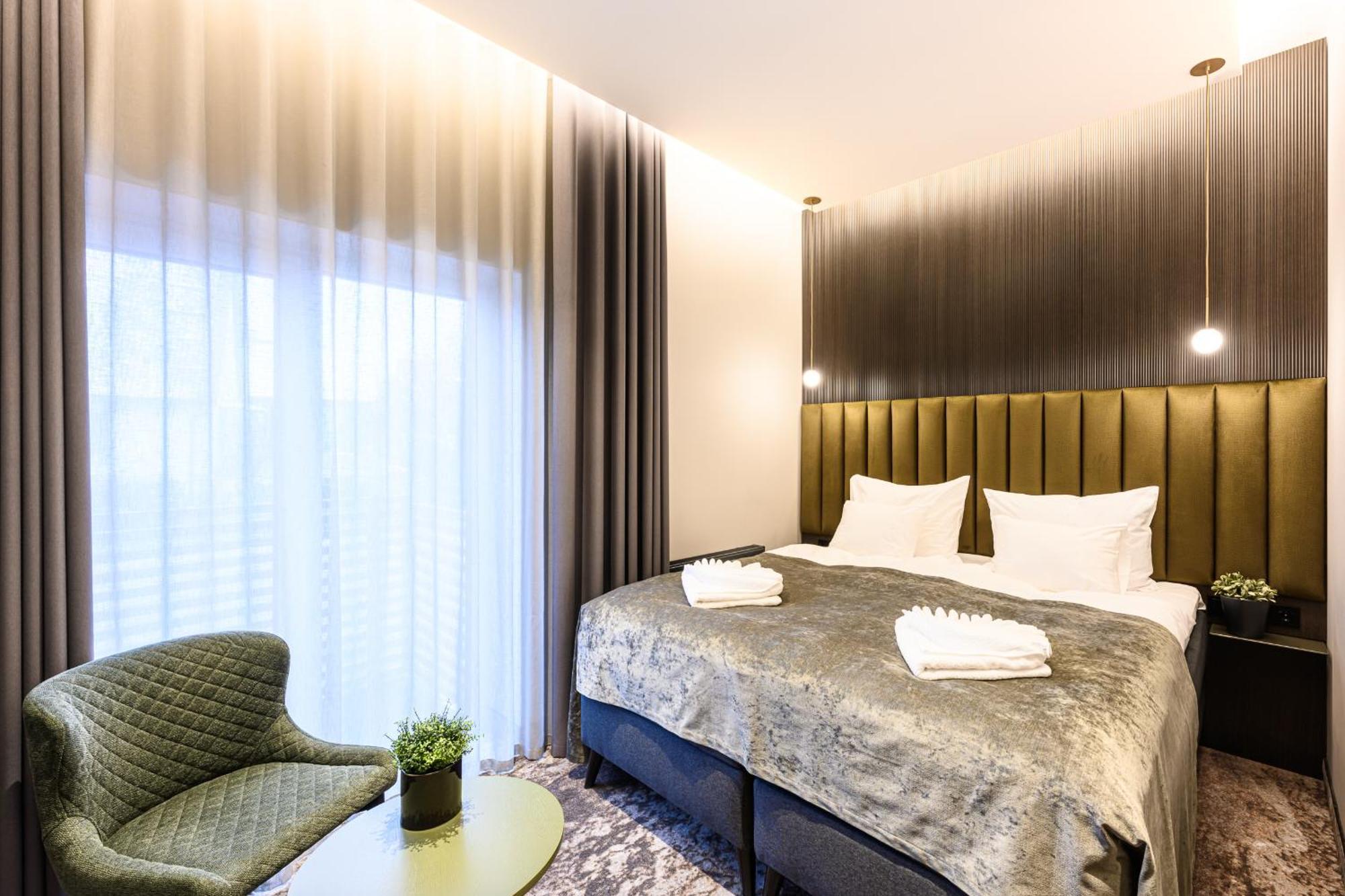 Ugandi Hotel Отепяе Екстер'єр фото