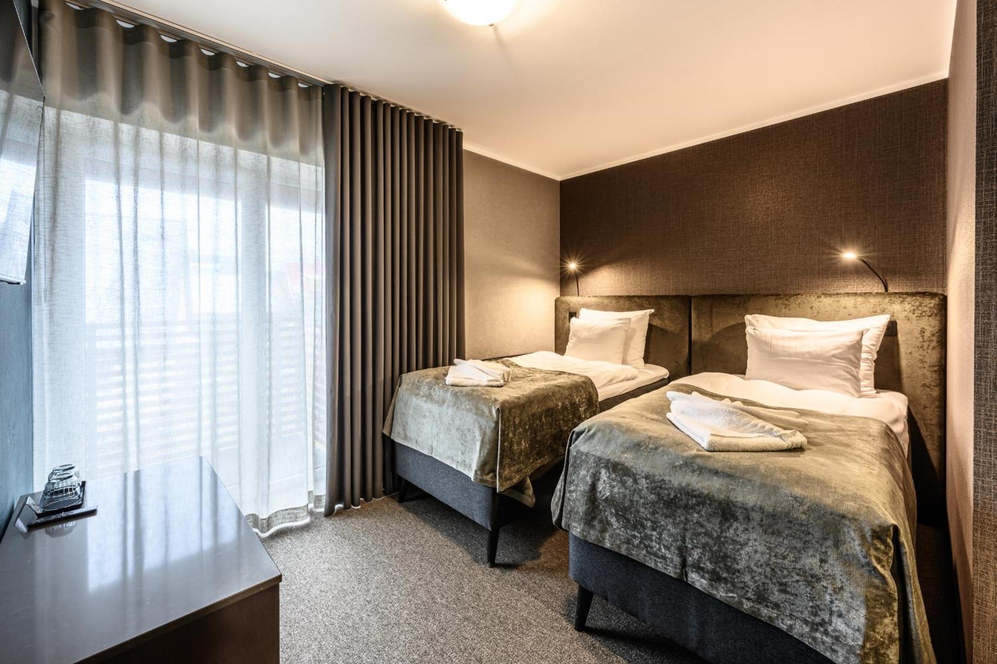 Ugandi Hotel Отепяе Екстер'єр фото