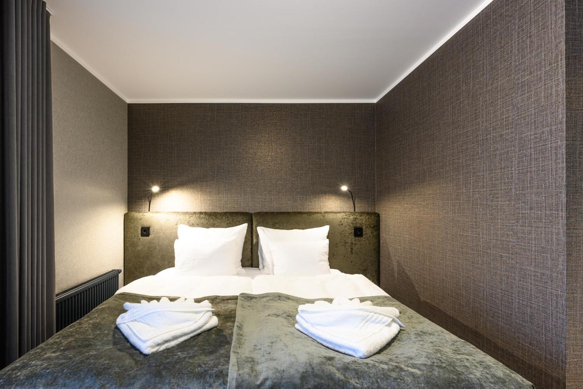 Ugandi Hotel Отепяе Екстер'єр фото